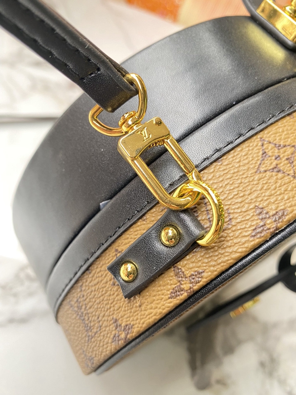 ルイヴィトンバッグ素材ディテール